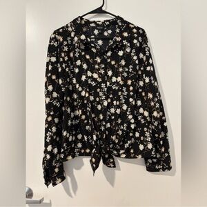 Simply Vera Vera Wang Black Floral Blouse
